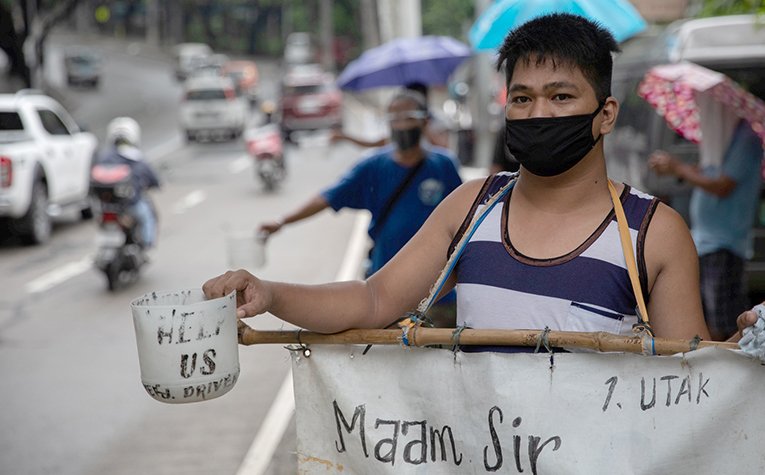 A man asking for help in Philippines during lockdown